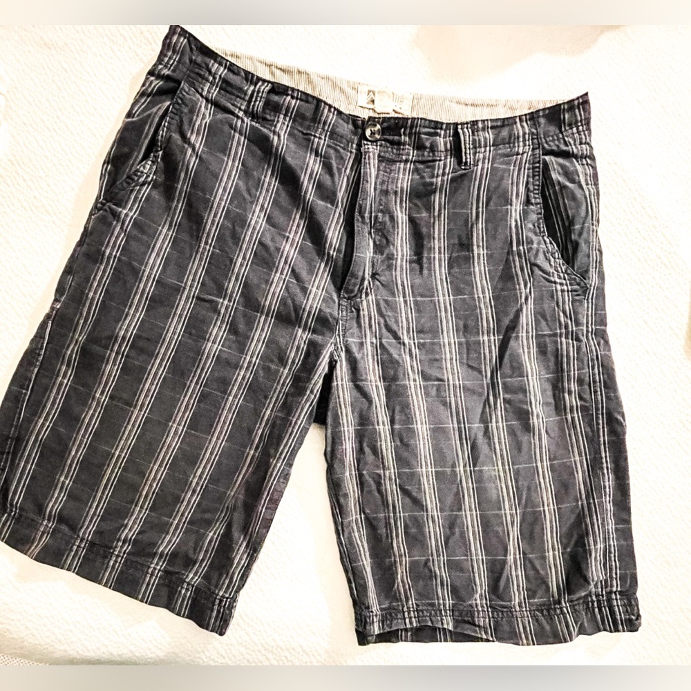 Alpine Design Mens 100% Cotton Striped Navy Shorts size 34”